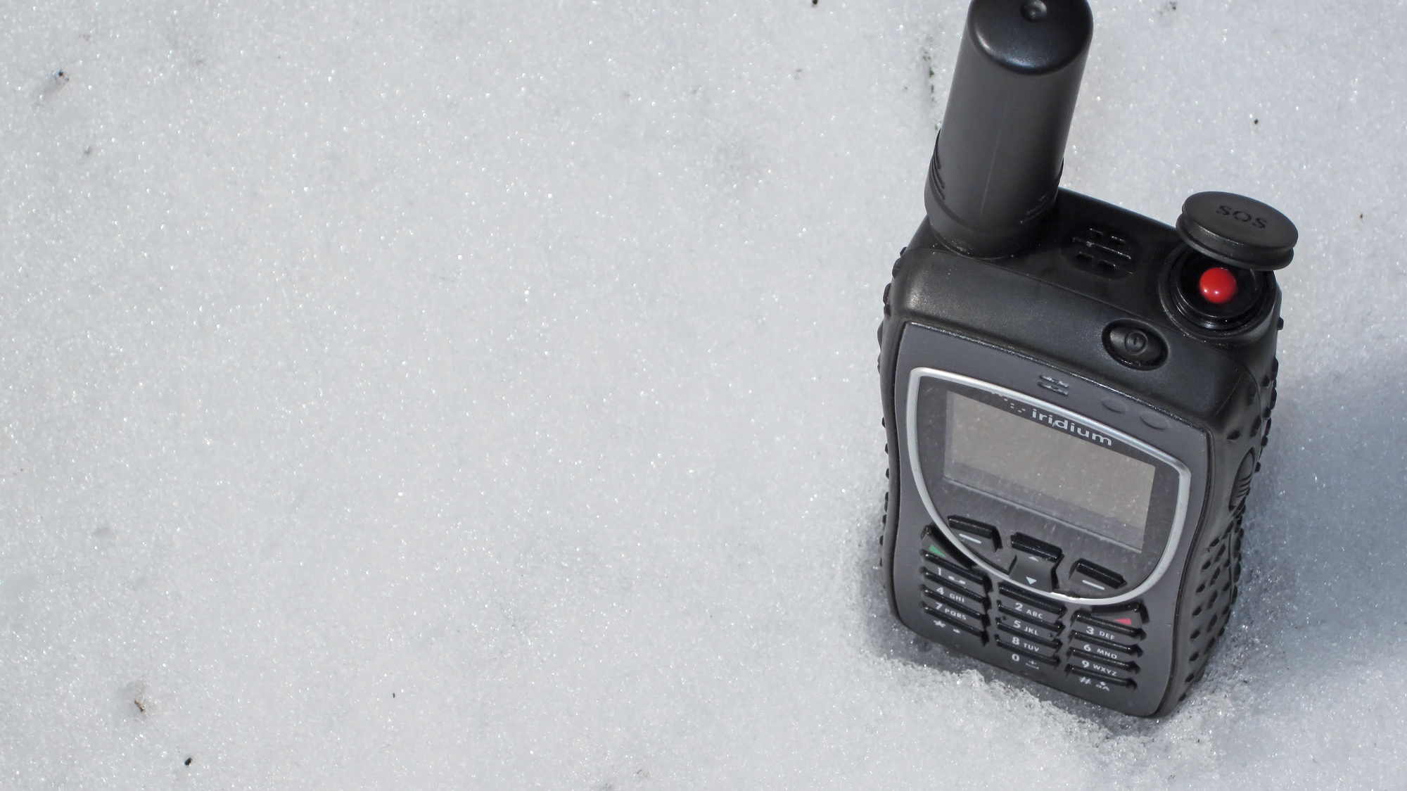iridium-9575-extreme-satellite-phone-showing-sos-button-in-the-snow-northernaxcess.jpg iridium-9575-extreme-satellite-phone-showing-sos-button-in-the-snow-northernaxcess.jpg